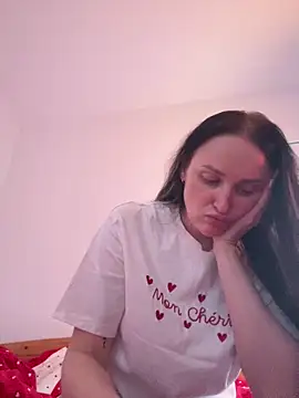 Snapshot of TomilaSi chatting on February 24, 2026, 9:04 pm TomilaSi online show from February 24, 2026, 9:04 pm