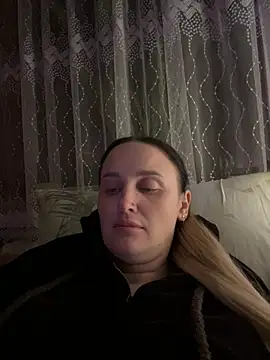 Snapshot of TomilaSi chatting on February 16, 2026, 8:18 pm TomilaSi online show from February 16, 2026, 8:18 pm