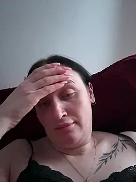 Snapshot of TomilaSi chatting on February 5, 2026, 10:49 pm TomilaSi online show from February 5, 2026, 10:49 pm