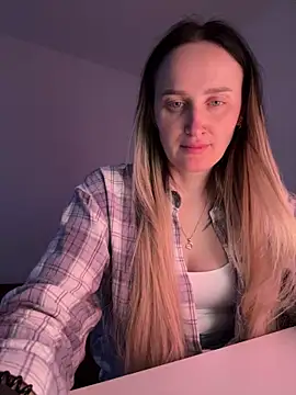 TomilaSi online show from December 21, 2025, 9:26 pm