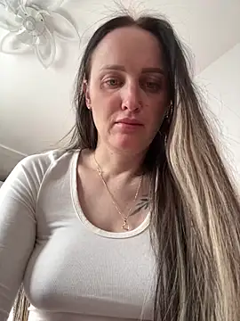 Snapshot of TomilaSi chatting on February 27, 2026, 1:00 pm TomilaSi online show from February 27, 2026, 1:00 pm