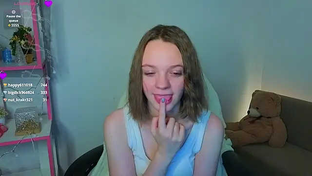 Olivia Riesz online show from February 3, 2026, 6:22 am