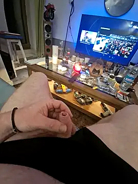 Mangeur44  online show from February 15, 2026, 7:13 pm