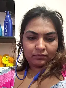 Tamil Smiley Queen online show from November 28, 2025, 10:04 am