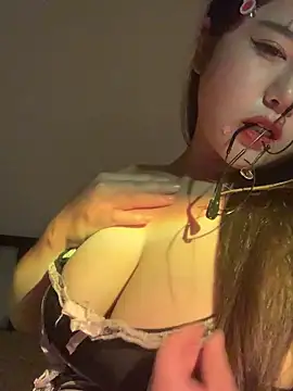 boniu-mimi online show from November 30, 2025, 2:40 pm