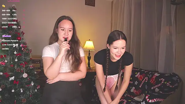 VirginiaRowe online show from December 4, 2025, 1:32 pm