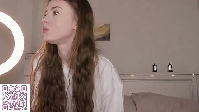 AmyForYouu online show from December 19, 2025, 8:11 pm