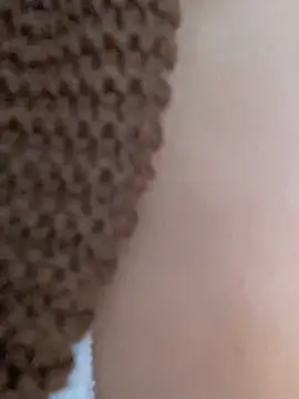 MelissaGill  online show from December 3, 2025, 11:09 am