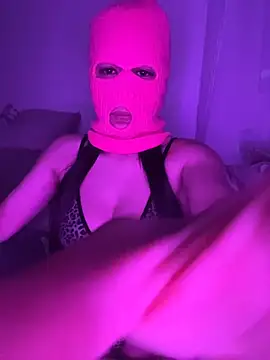 Snapshot of linaatchikita chatting on April 2, 2026, 8:59 pm linaatchikita online show from April 2, 2026, 8:59 pm