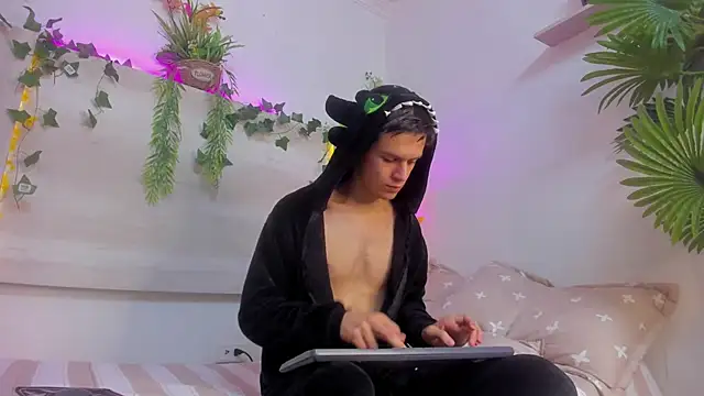 AngelSlimm online show from November 26, 2025, 5:07 am