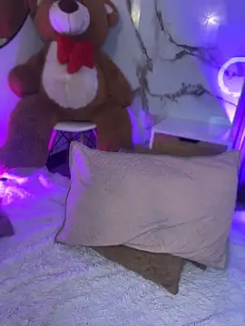 Kattie sweet1 online show from April 17, 2026, 1:25 pm