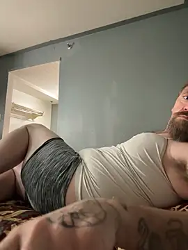 Snapshot of 25clouds chatting on April 15, 2026, 12:05 am 25clouds online show from April 15, 2026, 12:05 am