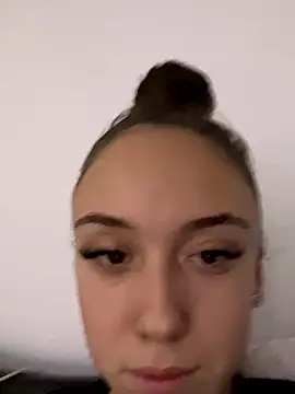 Snapshot of CristinaSw chatting on January 11, 2026, 11:33 pm CristinaSw online show from January 11, 2026, 11:33 pm