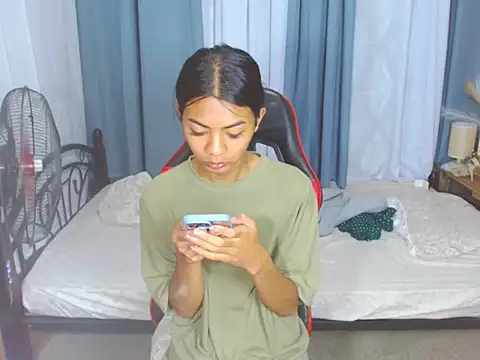 SamaraMillers online show from December 20, 2025, 10:29 am