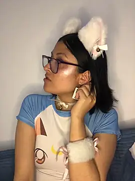 Winter 111 online show from December 1, 2025, 12:22 am