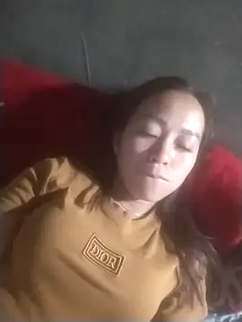 tieutam122 online show from February 15, 2026, 11:14 pm