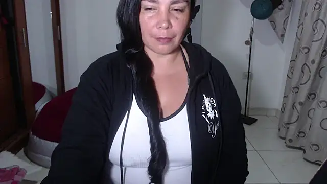 Snapshot of vivian-milf chatting on February 26, 2026, 2:00 am vivian-milf online show from February 26, 2026, 2:00 am