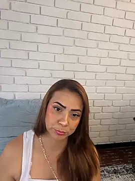 Snapshot of Karla_Ferrer_x chatting on March 1, 2026, 3:34 pm Karla Ferrer x online show from March 1, 2026, 3:34 pm