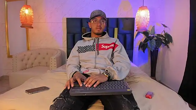 Brand Collins online show from November 26, 2025, 1:11 pm