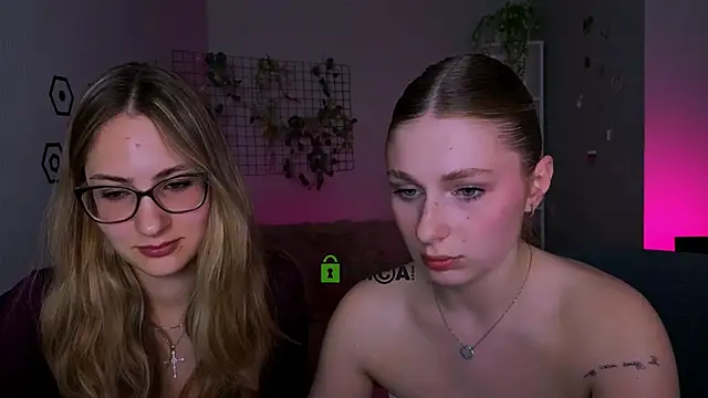 mary meow hot online show from April 21, 2026, 7:31 pm