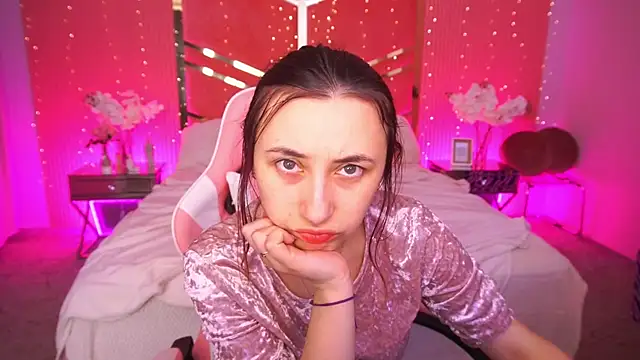 RoxieRay online show from March 31, 2026, 12:51 pm