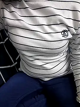 Juliekhan 98 online show from January 9, 2026, 5:25 am