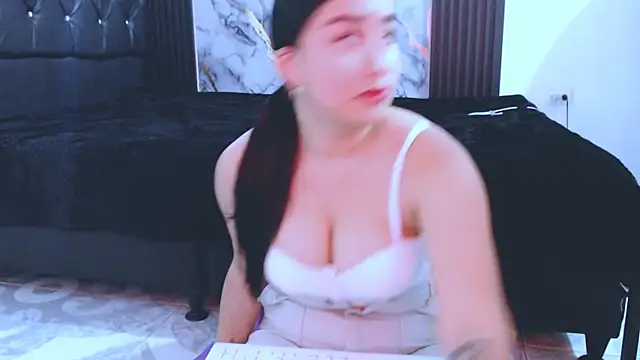 NoaLeon21 online show from February 21, 2026, 6:21 pm