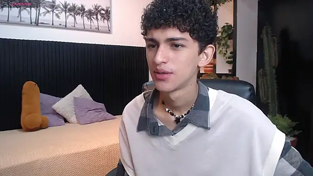 Michaelkoiv online show from December 17, 2025, 12:32 pm