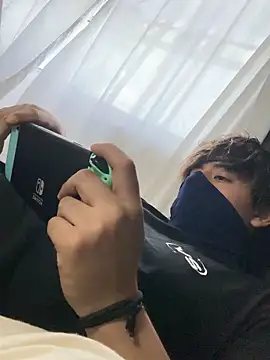 taehyun10 online show from December 2, 2025, 8:21 pm