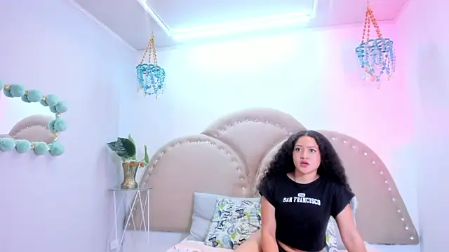 Snapshot of angel_star04 chatting on December 1, 2025, 1:56 pm angel star04 online show from December 1, 2025, 1:56 pm