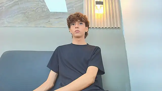 CRISS ALLEN1 online show from February 5, 2026, 12:45 pm