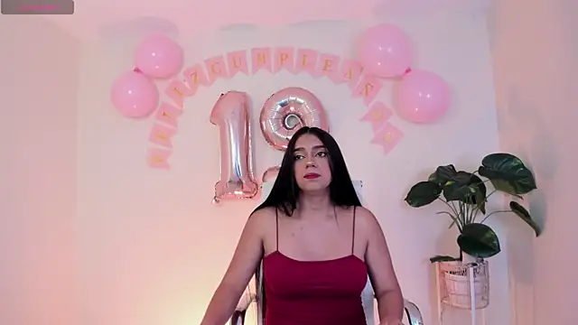 luna cute   online show from February 20, 2026, 8:22 pm