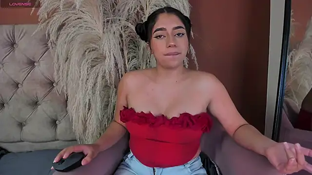 luna cute   online show from March 5, 2026, 8:38 pm