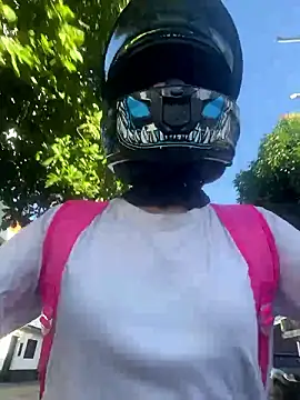 ZafiraNavarro online show from January 7, 2026, 12:32 pm