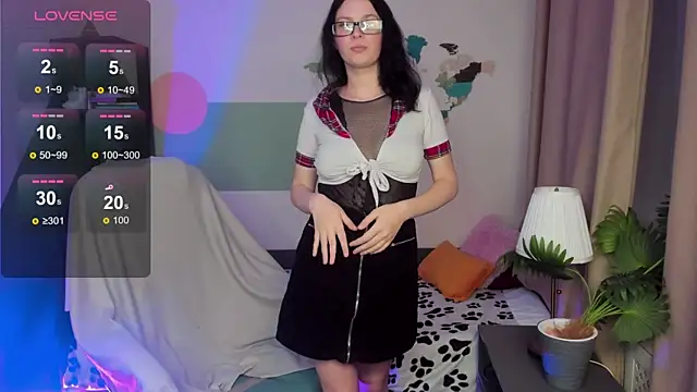 Lisa Nerdy online show from November 29, 2025, 5:46 pm