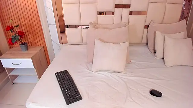 Snapshot of samantha_quinnn chatting on February 24, 2026, 4:24 am samantha quinnn online show from February 24, 2026, 4:24 am