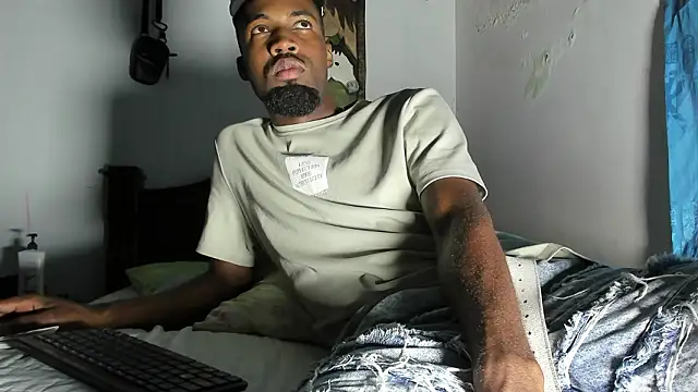 Snapshot of blaze_panther chatting on March 2, 2026, 2:13 pm blaze panther online show from March 2, 2026, 2:13 pm