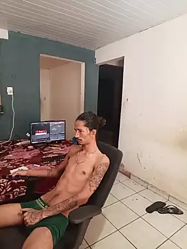 Snapshot of theyllorwillian chatting on February 14, 2026, 11:43 am theyllorwillian online show from February 14, 2026, 11:43 am