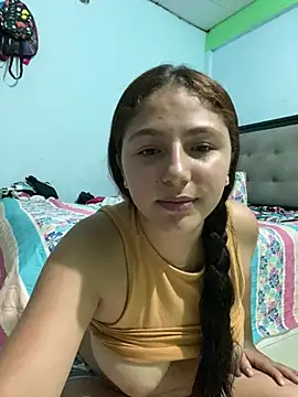Snapshot of Emily_milk_1 chatting on July 18, 2026, 10:40 pm Emily milk 1 online show from July 18, 2026, 10:40 pm