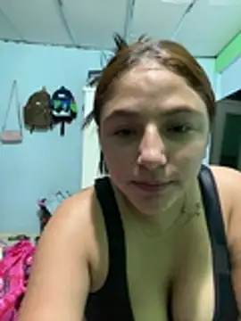 Snapshot of Emily_milk_1 chatting on July 5, 2026, 7:04 am Emily milk 1 online show from July 5, 2026, 7:04 am
