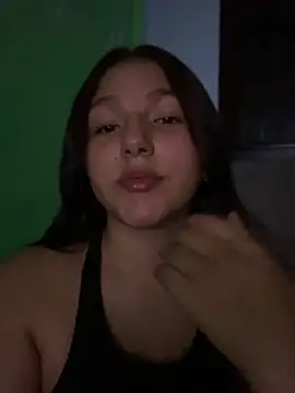 Snapshot of Emily_milk_1 chatting on June 7, 2026, 7:35 am Emily milk 1 online show from June 7, 2026, 7:35 am