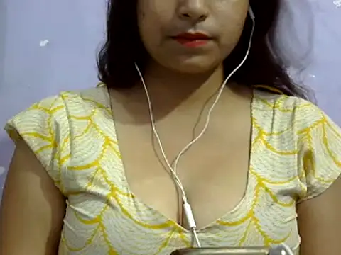 Snapshot of Sexyi_Alysha chatting on July 5, 2026, 7:59 am Sexyi Alysha online show from July 5, 2026, 7:59 am