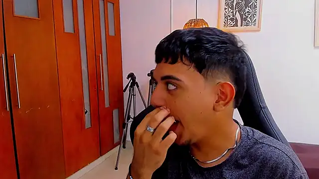 Snapshot of Crazy_porkys chatting on May 27, 2026, 1:18 pm Crazy porkys online show from May 27, 2026, 1:18 pm