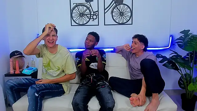 Snapshot of Crazy_porkys chatting on February 18, 2026, 7:32 pm Crazy porkys online show from February 18, 2026, 7:32 pm