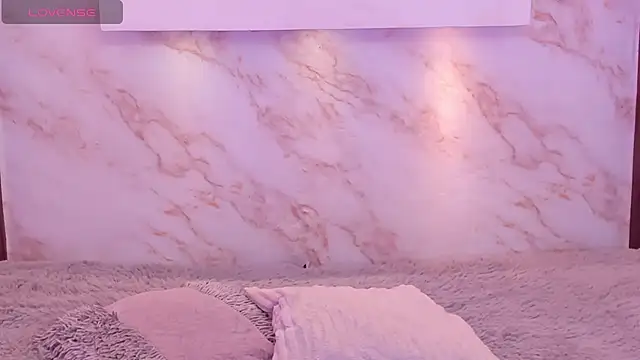 Dakota ferreti  online show from April 12, 2026, 8:34 pm