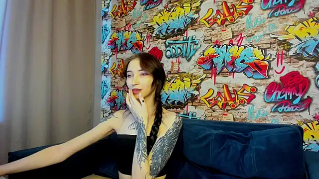 Snapshot of Ellen_Hops chatting on May 19, 2026, 9:05 am Ellen Hops online show from May 19, 2026, 9:05 am