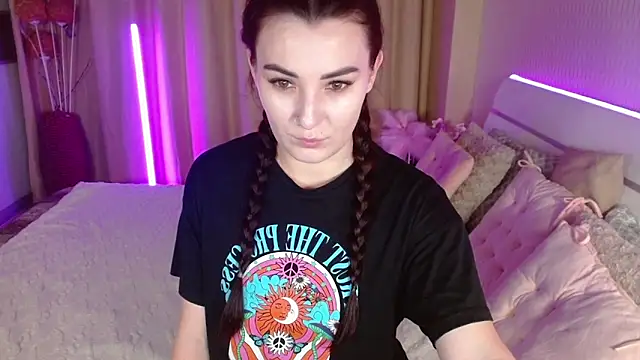 Snapshot of AdeleCutie chatting on November 30, 2025, 12:22 am AdeleCutie online show from November 30, 2025, 12:22 am