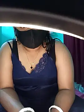 priya2098 online show from February 5, 2026, 1:18 pm