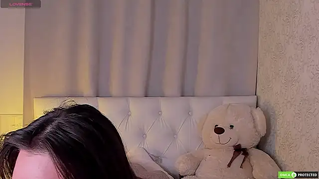 StellaGregory online show from April 18, 2026, 8:27 am