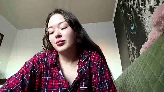 CurietHana1 online show from December 22, 2025, 3:39 am